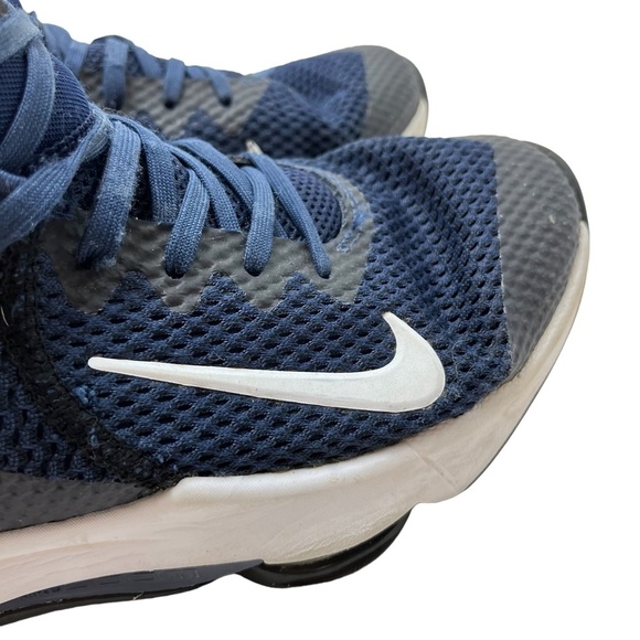 LEBRON JAMES NIKE Navy Blue CV4004-401 Low Top WITNESS Basketball Shoes sz 8 - Picture 4 of 16